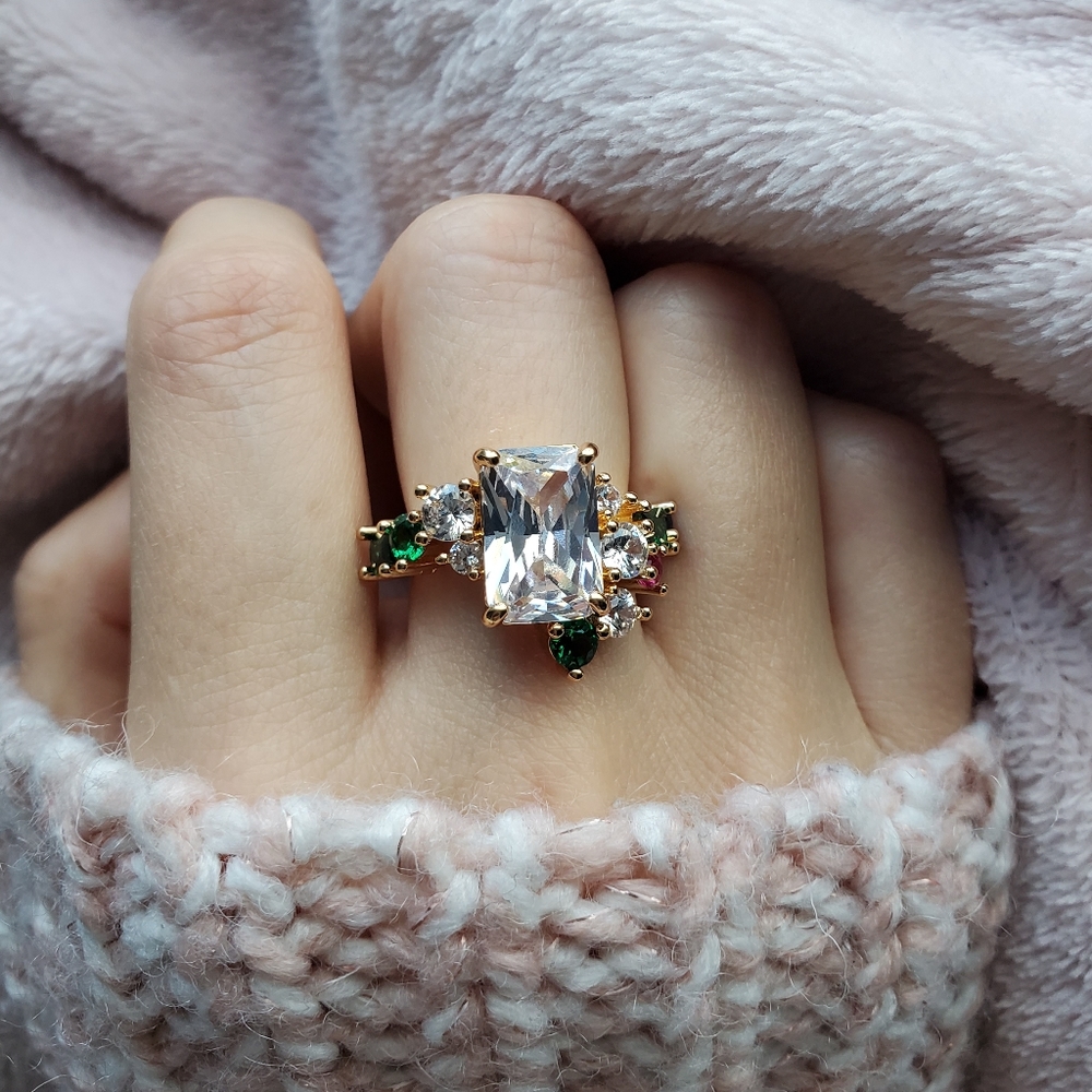 NWT Gorgeous Emerald Cut White Sapphire Ring - Picture 3 of 12
